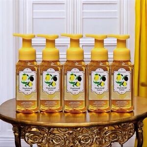 BATH & BODY WORKS FRESH AMALFI LEMON FOAMING HAND SOAPS